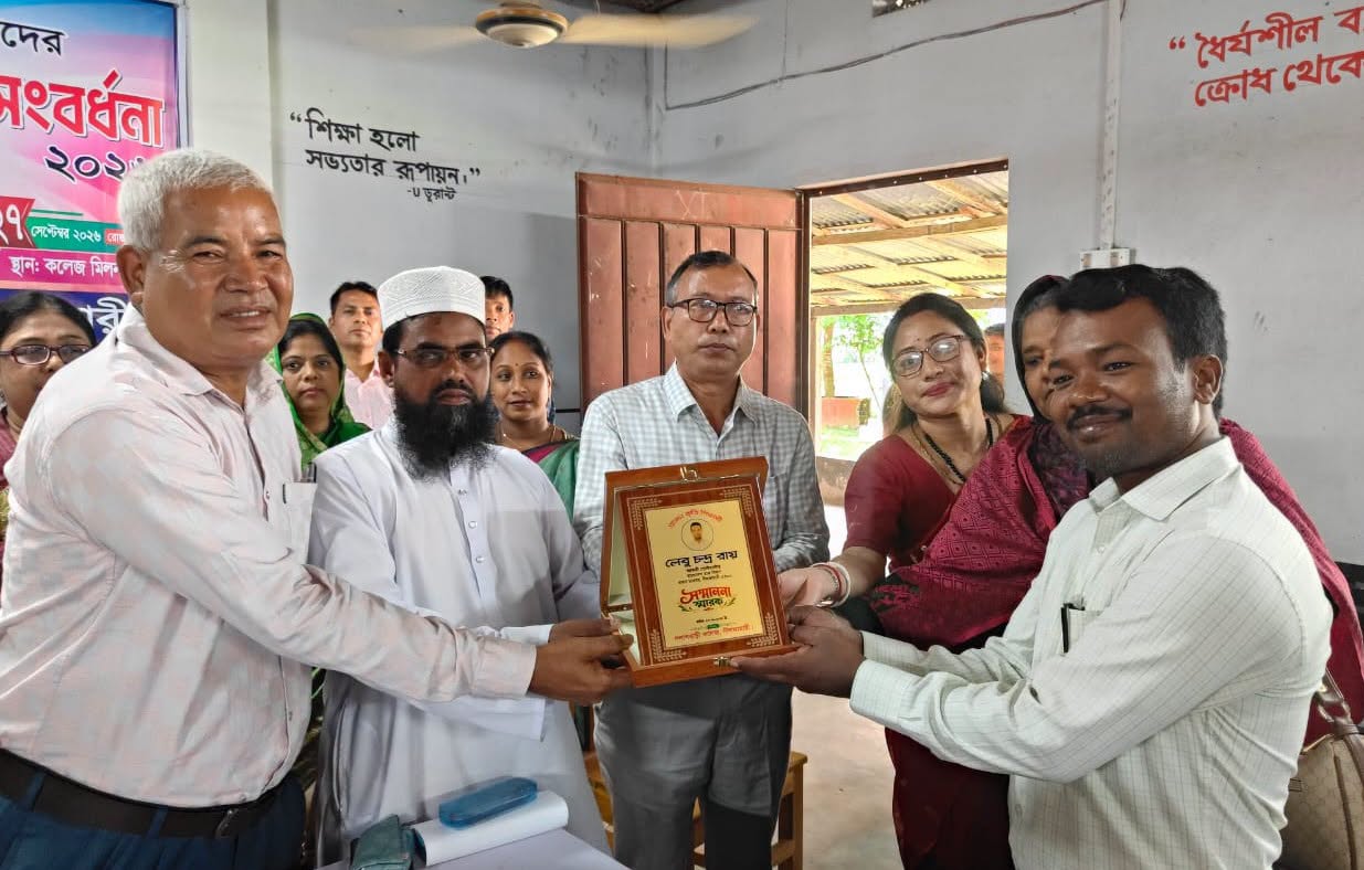 পলাশবাড়ি কলেজে নবীন বরণ, তিন প্রাক্তন শিক্ষার্থীকে সম্মাননা